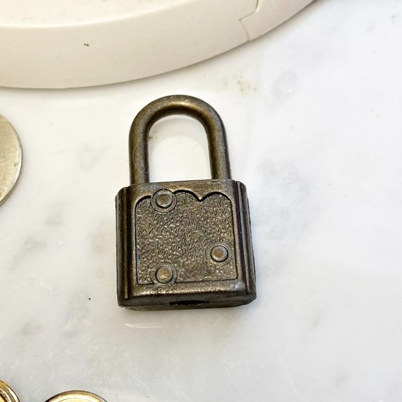 Lot 10 Small Luggage or Bag Replacement Keys + 1 Old Lock 2 Presto + Unbranded - Picture 4 of 6